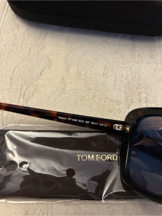 New arrival! Authentic TOM FORD
MAEVE FT1008 oversized Havana Cat Eye Sunglasses main image 8